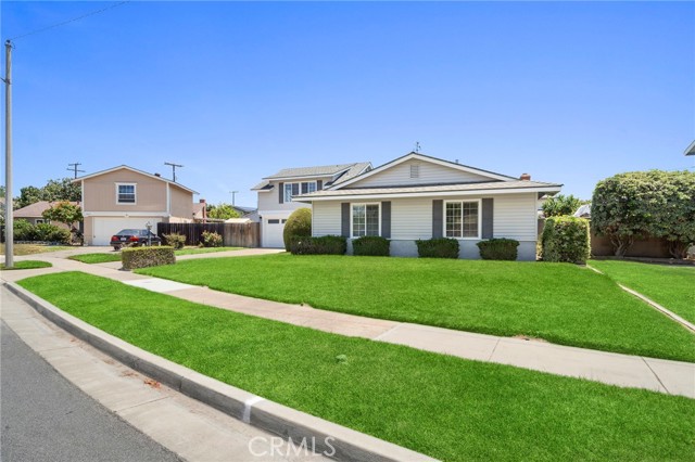 16660 Spruce Circle, Fountain Valley CA: https://media.crmls.org/medias/fd1d23d3-1af5-4fa7-990c-677cdd4a6968.jpg
