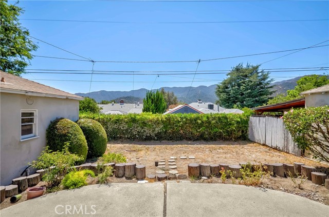 Detail Gallery Image 35 of 52 For 2944 Mayfield Ave, La Crescenta,  CA 91214 - 3 Beds | 2 Baths