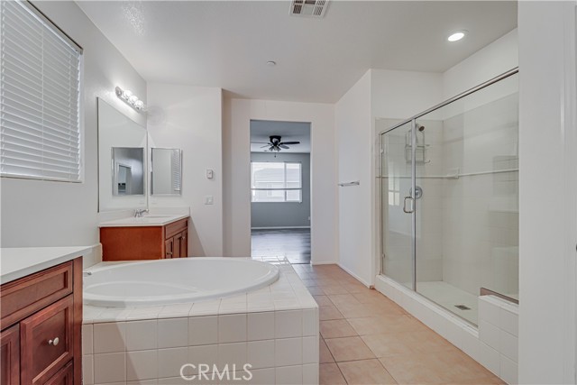 Detail Gallery Image 35 of 44 For 5005 Silvery Jewel, Bakersfield,  CA 93313 - 5 Beds | 3/1 Baths