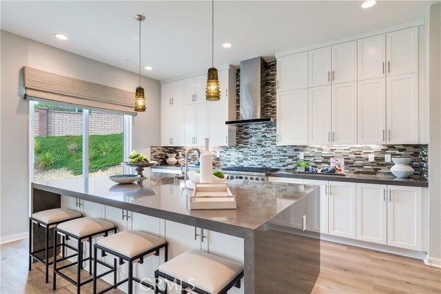 Detail Gallery Image 8 of 39 For 6509 Canyon Oaks Dr, Simi Valley,  CA 93063 - 5 Beds | 5/1 Baths