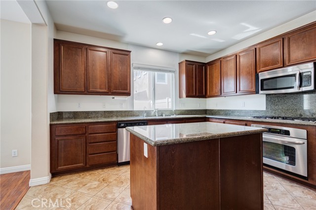 Detail Gallery Image 20 of 74 For 7679 Daphne, Chino,  CA 91708 - 3 Beds | 2/1 Baths
