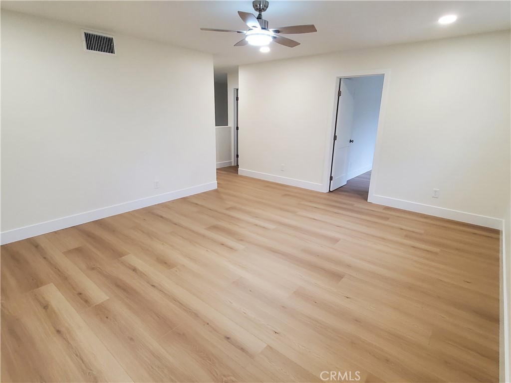 MLS #OC25261942 image #36