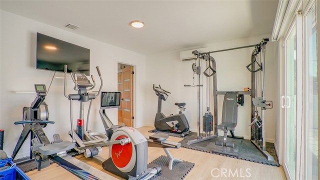 23853 Hatteras Street, Woodland Hills CA: https://media.crmls.org/medias/fd2008c7-c6d5-427d-b28e-b37c046a0836.jpg