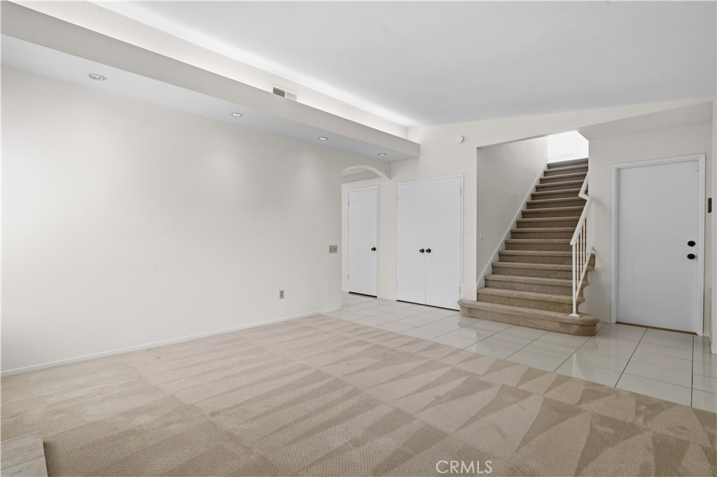https://media.crmls.org/medias/fd2064d6-e678-4901-824b-462593748332.jpg?preset=X-Large