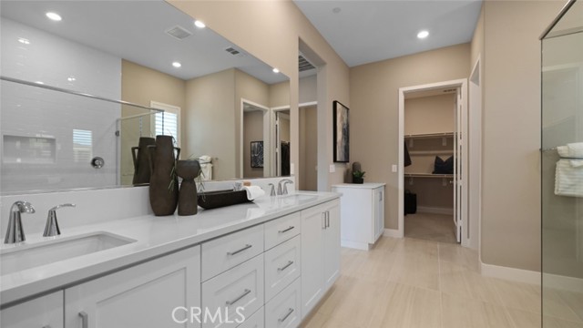 Detail Gallery Image 14 of 31 For 29368 via Destello, Valencia,  CA 91354 - 3 Beds | 3/1 Baths
