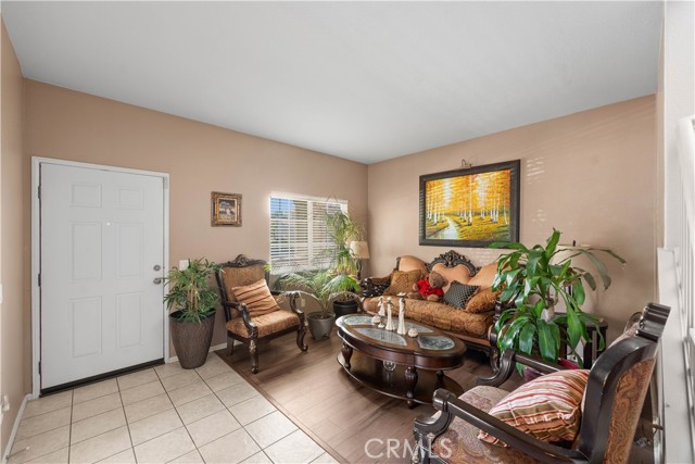 37032 Sabal Avenue, Palmdale CA: https://media.crmls.org/medias/fd211bf4-6f4c-4def-8b0b-2fdc0e8e85c3.jpg