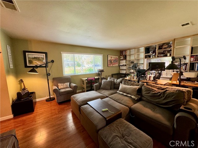 Detail Gallery Image 9 of 17 For 1936 Oak St, Paso Robles,  CA 93446 - 3 Beds | 2 Baths