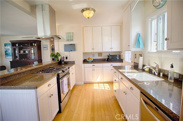 3402 Rindge Lane, Redondo Beach, California 90278, 3 Bedrooms Bedrooms, ,2 BathroomsBathrooms,Residential,Sold,Rindge,SB17059269