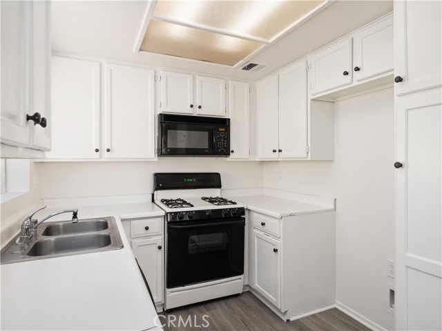 Detail Gallery Image 17 of 44 For 19810 Sandpiper Pl #22,  Newhall,  CA 91321 - 3 Beds | 2 Baths