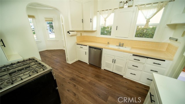 Detail Gallery Image 4 of 6 For 905 Coronado, Glendale,  CA 91206 - 3 Beds | 1/1 Baths