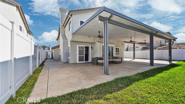 8377 Yarrow Lane, Riverside CA: https://media.crmls.org/medias/fd223642-7dea-4383-a891-68ab308b6adb.jpg