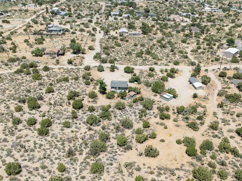 https://media.crmls.org/medias/fd231647-f3c9-4869-9677-ae3caef73e0c.jpg?preset=X-Large