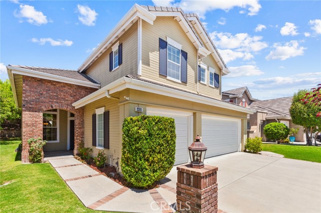 2311 Gillingham Circle, Thousand Oaks CA: https://media.crmls.org/medias/fd2410c7-c0e8-45ed-bfe7-19de8144822f.jpg