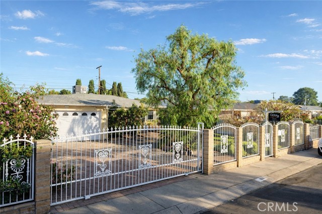 Detail Gallery Image 2 of 39 For 8838 Murietta, Panorama City,  CA 91402 - 3 Beds | 2 Baths