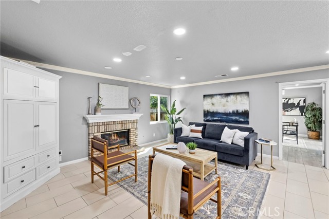 Detail Gallery Image 14 of 37 For 74 Linhaven, Irvine,  CA 92602 - 5 Beds | 3/1 Baths