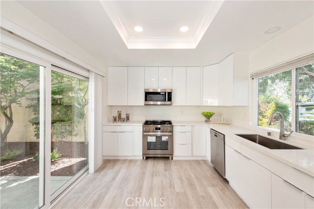 10 Windsong, Irvine CA: https://media.crmls.org/medias/fd264852-e3a6-4168-9eca-38c6a333f6b8.jpg