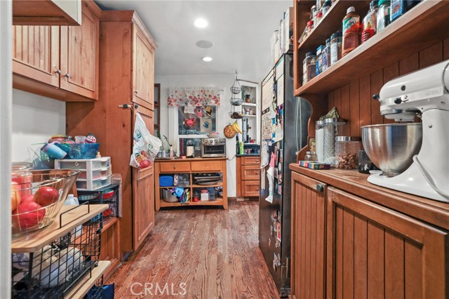 932 Coronado Avenue, Long Beach CA: https://media.crmls.org/medias/fd2651a7-b973-491f-9020-df15b676bd00.jpg
