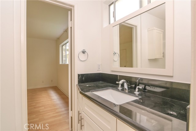 Detail Gallery Image 19 of 30 For 811 6th St #105,  Santa Monica,  CA 90403 - 3 Beds | 2 Baths