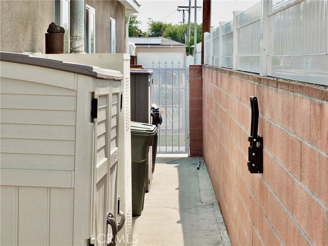 4513 N Paramount Boulevard, Lakewood CA: https://media.crmls.org/medias/fd268ab3-b047-4533-be16-67046c98f281.jpg