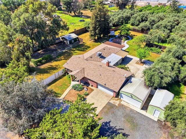 Detail Gallery Image 11 of 68 For 24053 Road 212, Lindsay,  CA 93247 - 3 Beds | 2 Baths