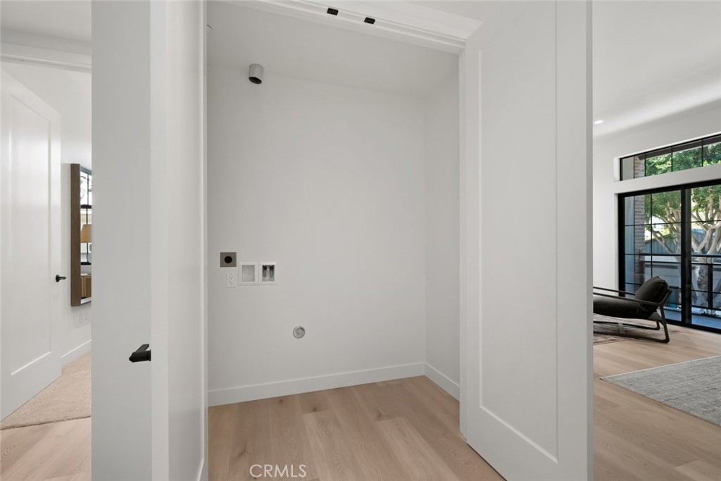 https://media.crmls.org/medias/fd27c12d-527b-47e5-9042-3dfb44676ae9.jpg?preset=X-Large