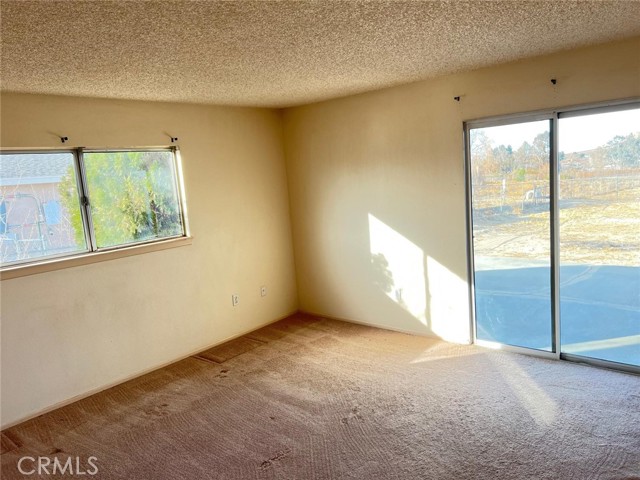 Detail Gallery Image 8 of 11 For 15845 Sweetaire Ave, Lancaster,  CA 93535 - 3 Beds | 2 Baths