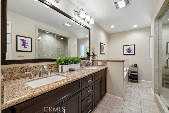 18221 Andrea N Circle, Northridge CA: https://media.crmls.org/medias/fd28a8c3-a75e-4f27-8b70-6eb06984895d.jpg