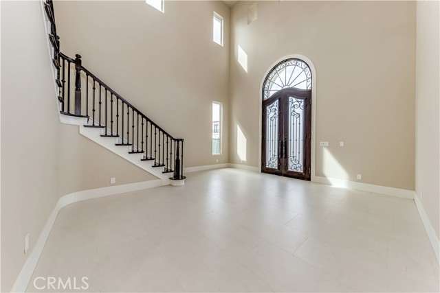 Detail Gallery Image 2 of 40 For 10168 Lightbreeze Cir, Huntington Beach,  CA 92646 - 5 Beds | 5/1 Baths
