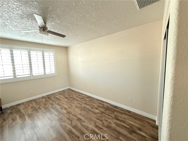 Detail Gallery Image 25 of 29 For 18285 Harbor Dr, Victorville,  CA 92395 - 5 Beds | 3 Baths