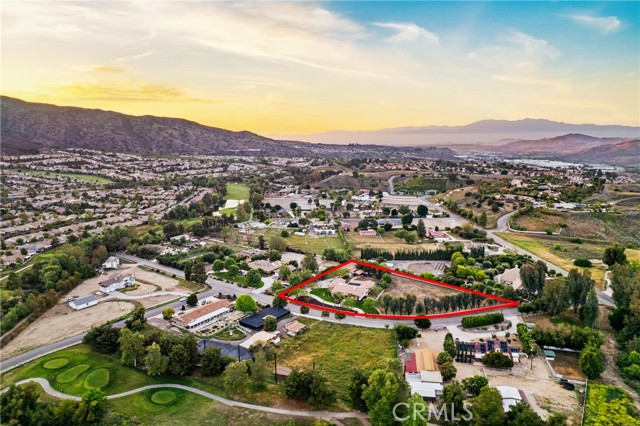 9394 Gum Tree Drive, Corona CA: https://media.crmls.org/medias/fd2a3a57-a5ee-4bb2-9cf0-da1a2b2e03de.jpg