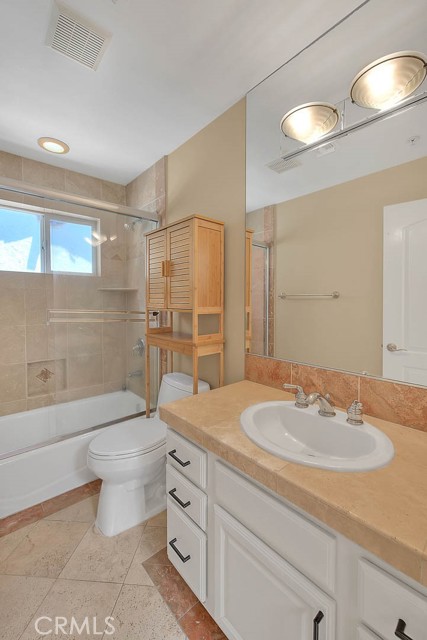 Detail Gallery Image 17 of 33 For 1208 Mackay Ln, Redondo Beach,  CA 90278 - 5 Beds | 3 Baths