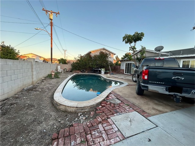 Detail Gallery Image 9 of 9 For 3801 E Spring St, Orange,  CA 92869 - 5 Beds | 2/1 Baths