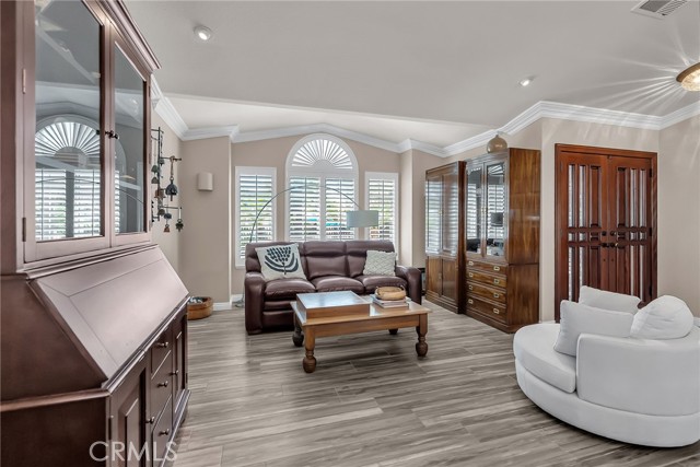 Detail Gallery Image 3 of 52 For 6712 Mission Grove Pkwy, Riverside,  CA 92506 - 5 Beds | 3 Baths