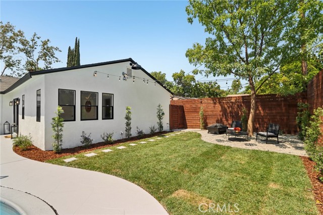 18257 Palora Street, Tarzana CA: https://media.crmls.org/medias/fd2b954d-5759-4001-a36e-af08152c1f15.jpg