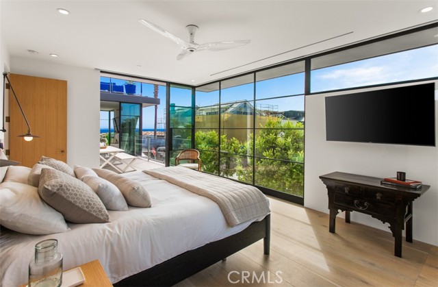 1703 E Ocean Boulevard, Newport Beach CA: https://media.crmls.org/medias/fd2ba02d-5b7b-4814-985d-5532b7306ccf.jpg