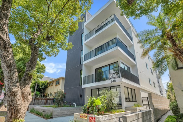 848 N. Hayworth, West Hollywood CA: https://media.crmls.org/medias/fd2c0c0c-d84b-4039-95ec-5030ede72911.jpg