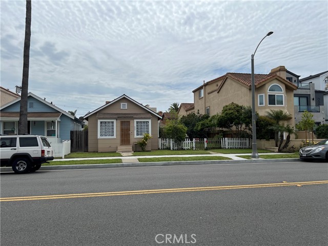 Detail Gallery Image 2 of 2 For 522 11th St, Huntington Beach,  CA 92648 - 2 Beds | 1 Baths