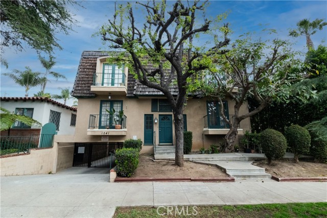 Detail Gallery Image 2 of 15 For 1041 9th St, Santa Monica,  CA 90403 - – Beds | – Baths