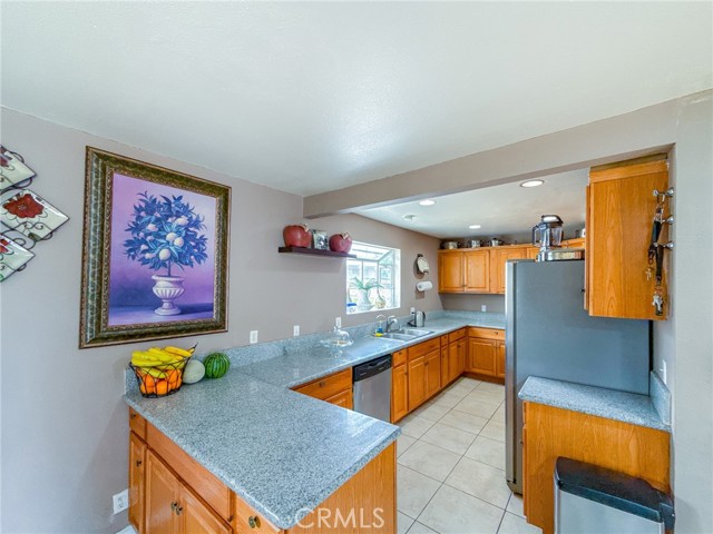 Detail Gallery Image 10 of 47 For 45431 Sancroft Ave, Lancaster,  CA 93535 - 4 Beds | 2 Baths