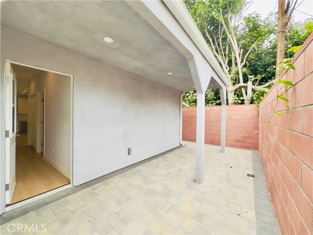 Detail Gallery Image 2 of 33 For 17522 1/2 Lemay St, Lake Balboa,  CA 91406 - 2 Beds | 2 Baths