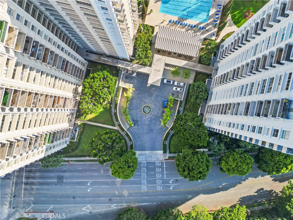 https://media.crmls.org/medias/fd2f9f93-10e7-4abd-835a-e47359524966.jpg?preset=X-Large