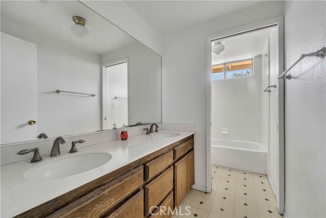 31427 Indian Oak Rd, Acton CA: https://media.crmls.org/medias/fd302173-af74-4e15-b3e9-99c7f8dbc16d.jpg