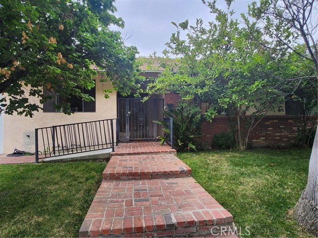 18725 Schoenborn Street, Northridge CA: https://media.crmls.org/medias/fd31405c-ecf9-45fe-bee4-e05ee9888625.jpg