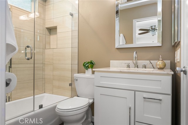 3600 E 4th Street, Long Beach CA: https://media.crmls.org/medias/fd3205f1-6a6c-4be0-90a1-5b1787fde7fb.jpg