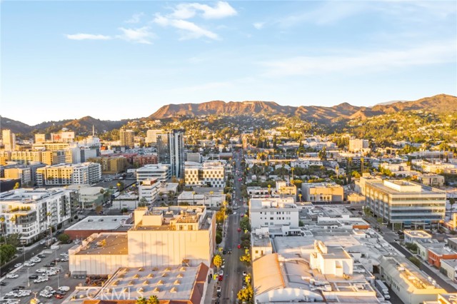 Detail Gallery Image 34 of 36 For 6072 W Studio Ct, Los Angeles,  CA 90038 - 3 Beds | 3/1 Baths