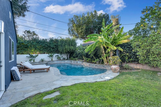 Detail Gallery Image 39 of 52 For 5727 Colbath, Valley Glen,  CA 91401 - 3 Beds | 3 Baths