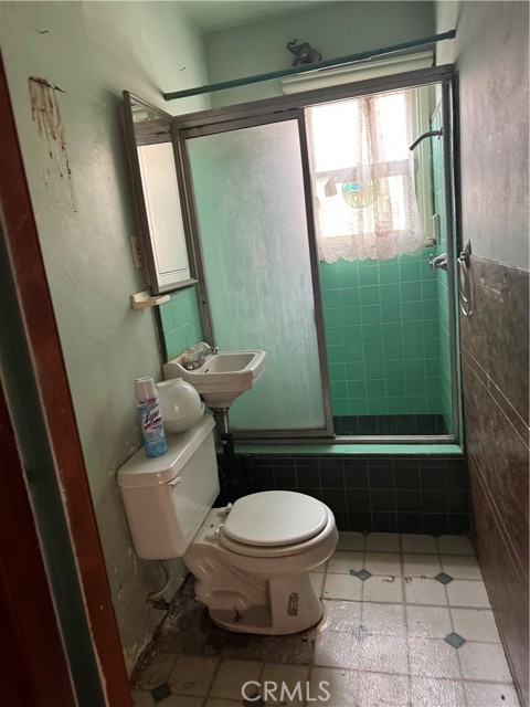 Detail Gallery Image 5 of 12 For 11022 Benwell, Lynwood,  CA 90262 - – Beds | – Baths