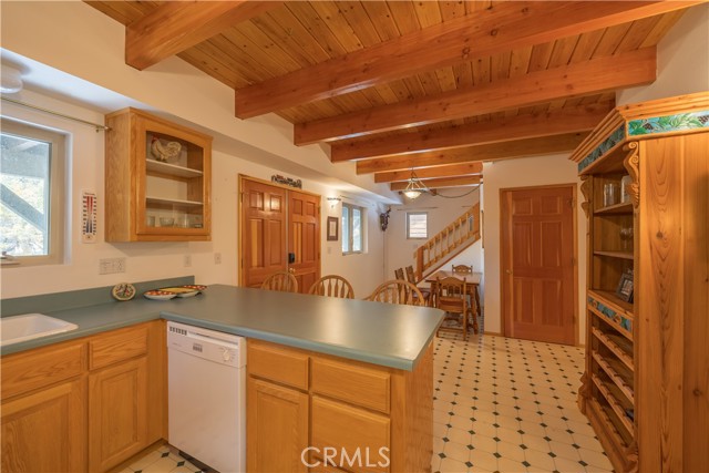 Detail Gallery Image 11 of 49 For 33291 Wild Rose Dr, Green Valley Lake,  CA 92341 - 3 Beds | 3 Baths