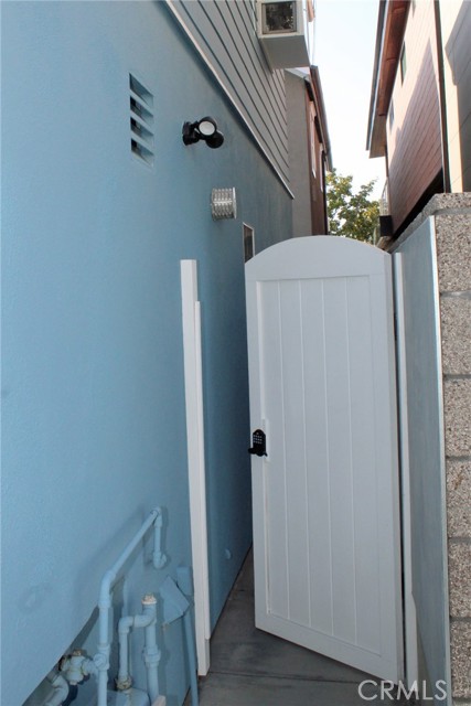 Detail Gallery Image 12 of 13 For 704 1/2 Marigold Avenue, Corona Del Mar,  CA 92625 - 0 Beds | 1 Baths