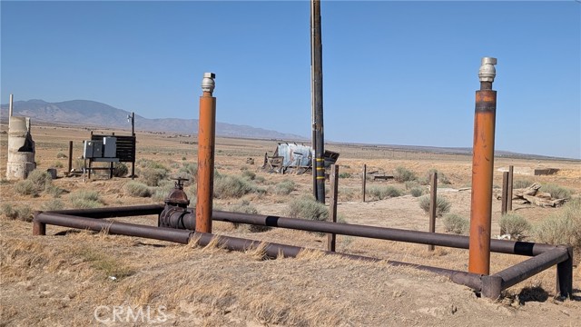 275 W Avenue B, Lancaster CA: https://media.crmls.org/medias/fd335152-12c4-46c8-a559-654df3b2bc6c.jpg